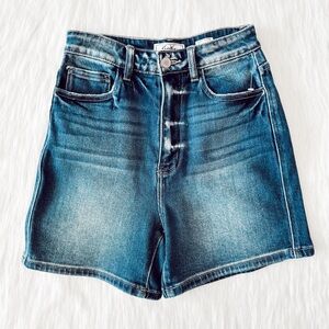 NWOT KanCan Signature Mom Fit Denim Shorts Size 24